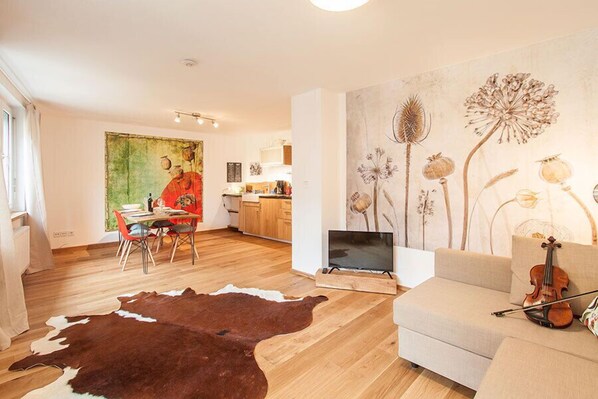 公寓 | 客厅 | 120-厘米LED 电视 （配备有线频道）、电视