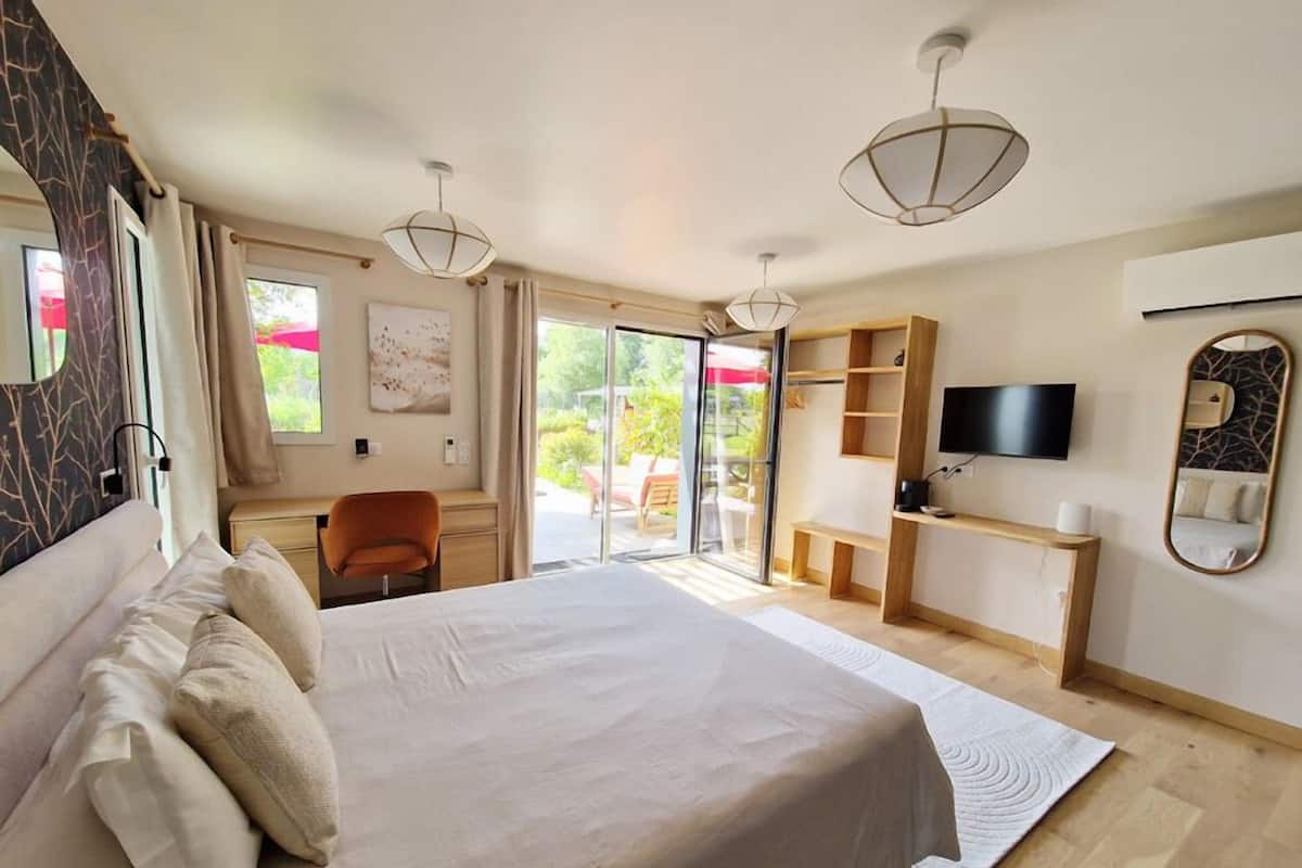Habitación doble, accesible para personas con discapacidad, baño privado (Suite « Brume d’Automne »)