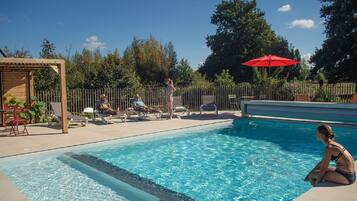 Cottage SupĂ©rieur, accessible aux personnes Ă mobilitĂ© rĂ©duite, vue jardin (« soirs dâĂ©tĂ© ») | Piscine extĂ©rieure | Piscine extĂ©rieure, piscine chauffĂ©e