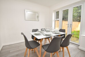 Hus - 3 soveværelser | Spisning på værelset