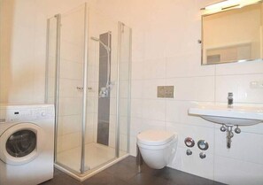 Apartment | Bathroom - Kulturspeicher - Congress Centrum (Würzburg)