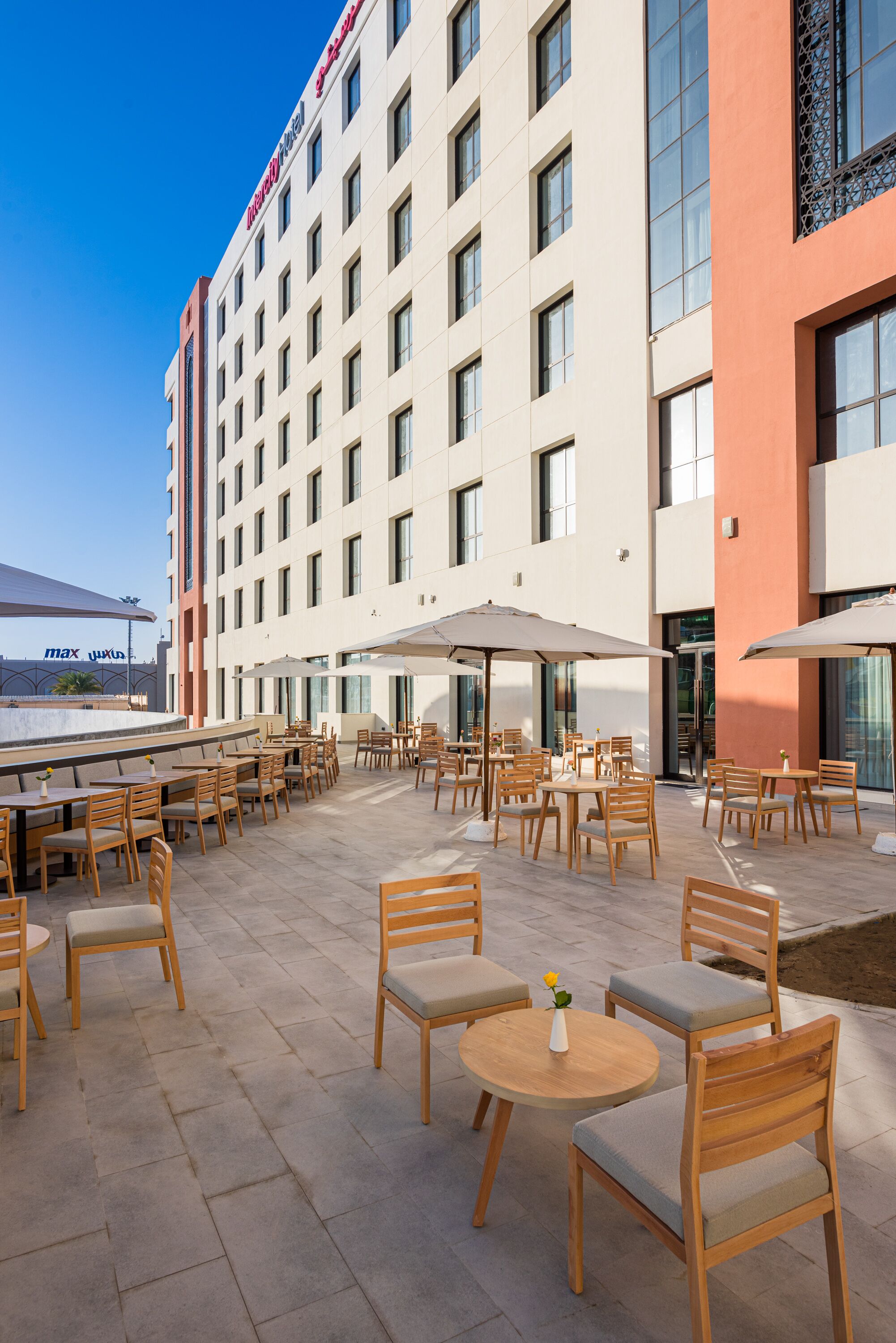 executive suite | terrace/patio