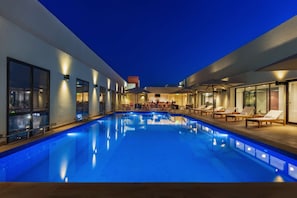 Outdoor pool, open 8:00 AM to 8:00 PM, sun loungers - IntercityHotel Nizwa (Nizwa)