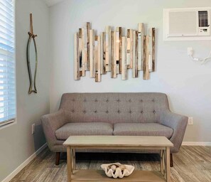 Smart TV, Netflix, streaming services - PRIVATE PIER, "TROPHY TROUT" COTTAGE ON COPANO BAY (Rockport)