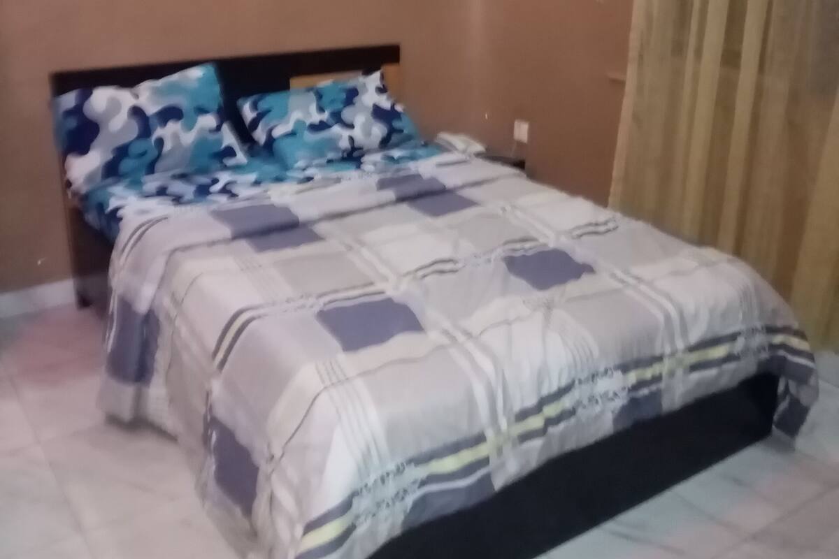 Ferros/tábuas de passar roupa, Wi-Fi de cortesia, roupa de cama
