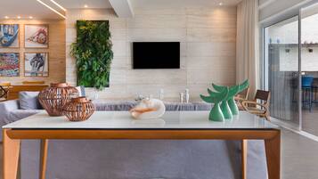Deluxe Villa | Living area