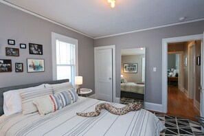 Room - The Macalester House - Walk to Macalester College and Dining (St Paul)