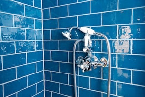 Dobbeltrom | Bad | Hårføner, håndklær, såpe og sjampo