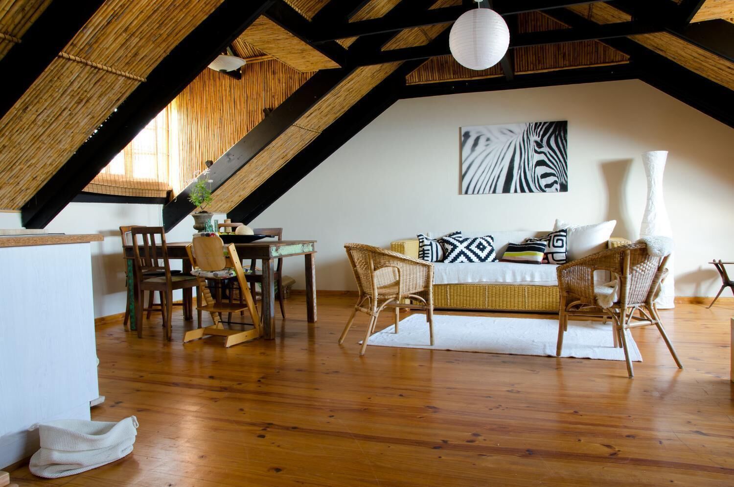 TV layar datar dan pemutar DVD