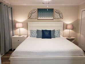 2 bedrooms, iron/ironing board, travel cot, free WiFi - Renovated Gulf View - The Beach is Calling YOU! (Pensacola)