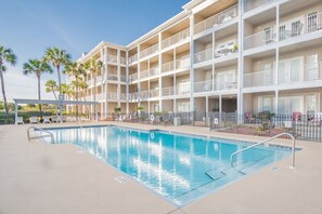 Piscina all'aperto, una piscina riscaldata