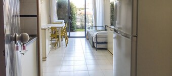 M052 - Marcelli, two-room apartment with garden 100 meters from the sea