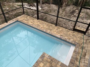 Utendørsbasseng og et oppvarmet basseng