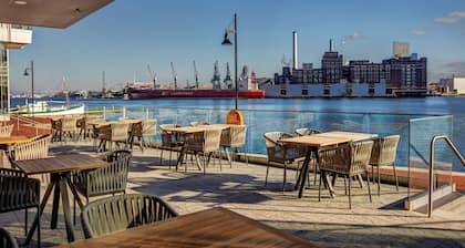 Canopy by Hilton Baltimore Harbor Point