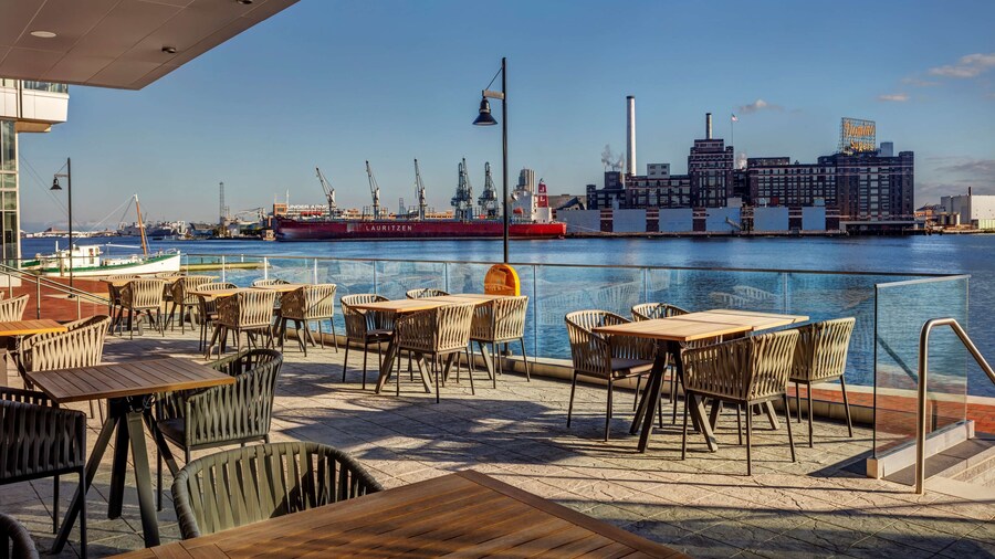 Canopy by Hilton Baltimore Harbor Point