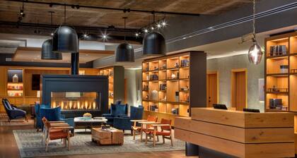 Canopy by Hilton Baltimore Harbor Point