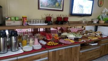 Free daily buffet breakfast