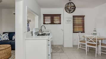 Cottage | Private kitchen | Fridge, oven, coffee/tea maker, cookware/dishes/utensils