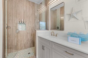Combined shower/bathtub, hair dryer, towels - 261 Charming 3BR, Heated Pool, Beach Access (Fort Myers Beach)