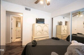 2 bedrooms, desk, iron/ironing board, free WiFi