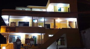 Front of property – evening/night - Hostal Casa Cascada (Puerto Ayora)