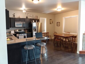 Business House | In-room dining
