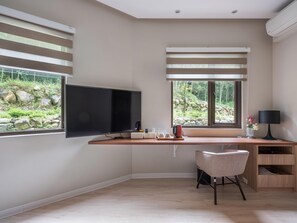 Dobbeltrom – comfort | Skrivebord, wi-fi (inkludert) og sengetøy