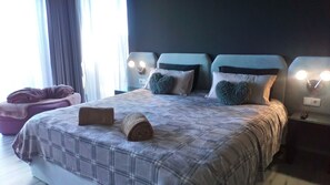 3 bedrooms, desk, travel cot, free WiFi - Ideal for 6 adults and 4 children, swimming pool, barbecue and playground (3305 Coja Portugal)