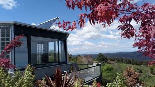 Ideal for 6 adults and 4 children, swimming pool, barbecue and playground