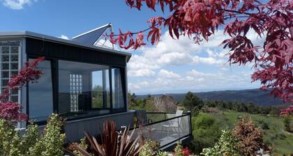 Ideal for 6 adults and 4 children, swimming pool, barbecue and playground