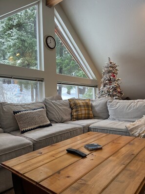 Smart-TV, peis, videospill og DVD-spiller