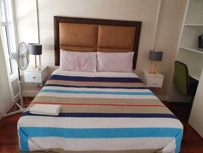 Minibar, wi-fi (inkludert) og sengetøy