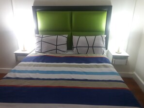 Minibar, wi-fi (inkludert) og sengetøy