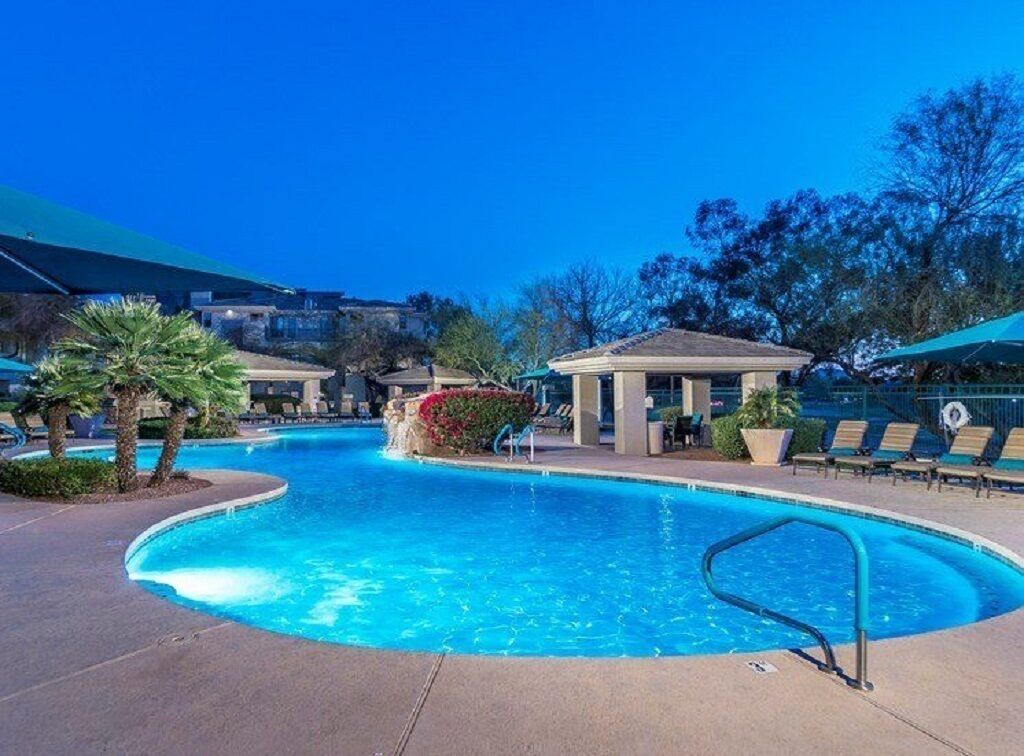 Location, Location! Heart of the Scottsdale Quarter on Westin Golf course 