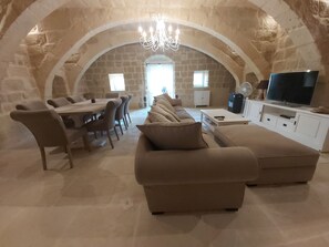 Smart TV, books - Converted Detached Farmhouse/Villa with a 60sq mtr Pool, Deck Area and Garden. (Gharb)