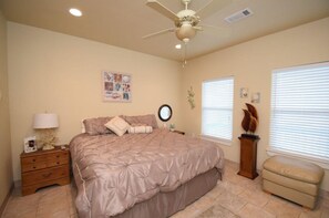 4 bedrooms, free WiFi, bed sheets