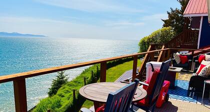 Oceanfront Two bedroom Condominium