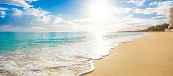 Villa by the harbor - Atlantis! 1 BR, 1 BA Premium Villa! 