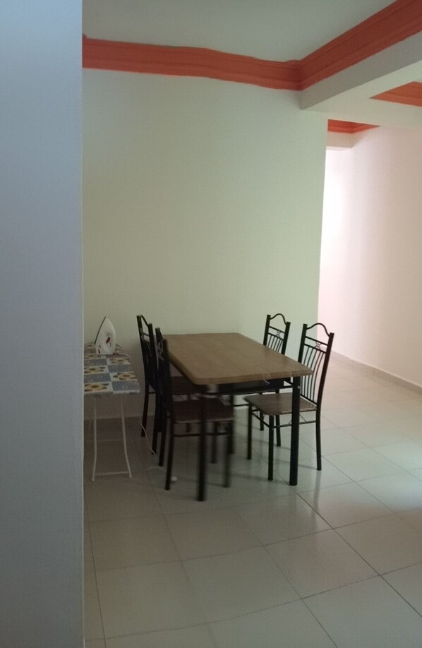 Dining - Great get a way (Mombasa)