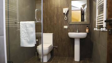 Hårtørrer, håndklæder, Sæbe, Shampoo