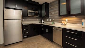 Studio, 2 Queen Beds, Non Smoking | Private kitchen | Fridge, microwave, stovetop, dishwasher
