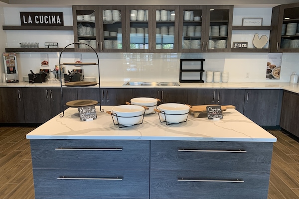 Free daily continental breakfast