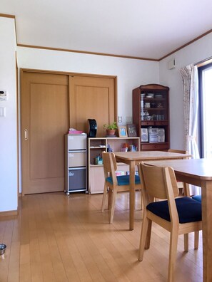 Interior - Yamanobenomichi teku teku (Tenri)