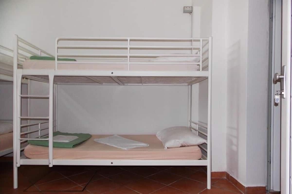 2 habitaciones, wifi gratis y ropa de cama