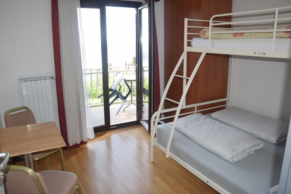 2 habitaciones, wifi gratis y ropa de cama