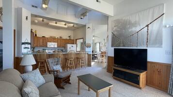 Cottage, 4 Bedrooms | Living area