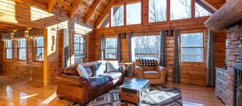 Mill Creek Point- Hot Tub, Covered Deck, 45 Acres, Private Hiking