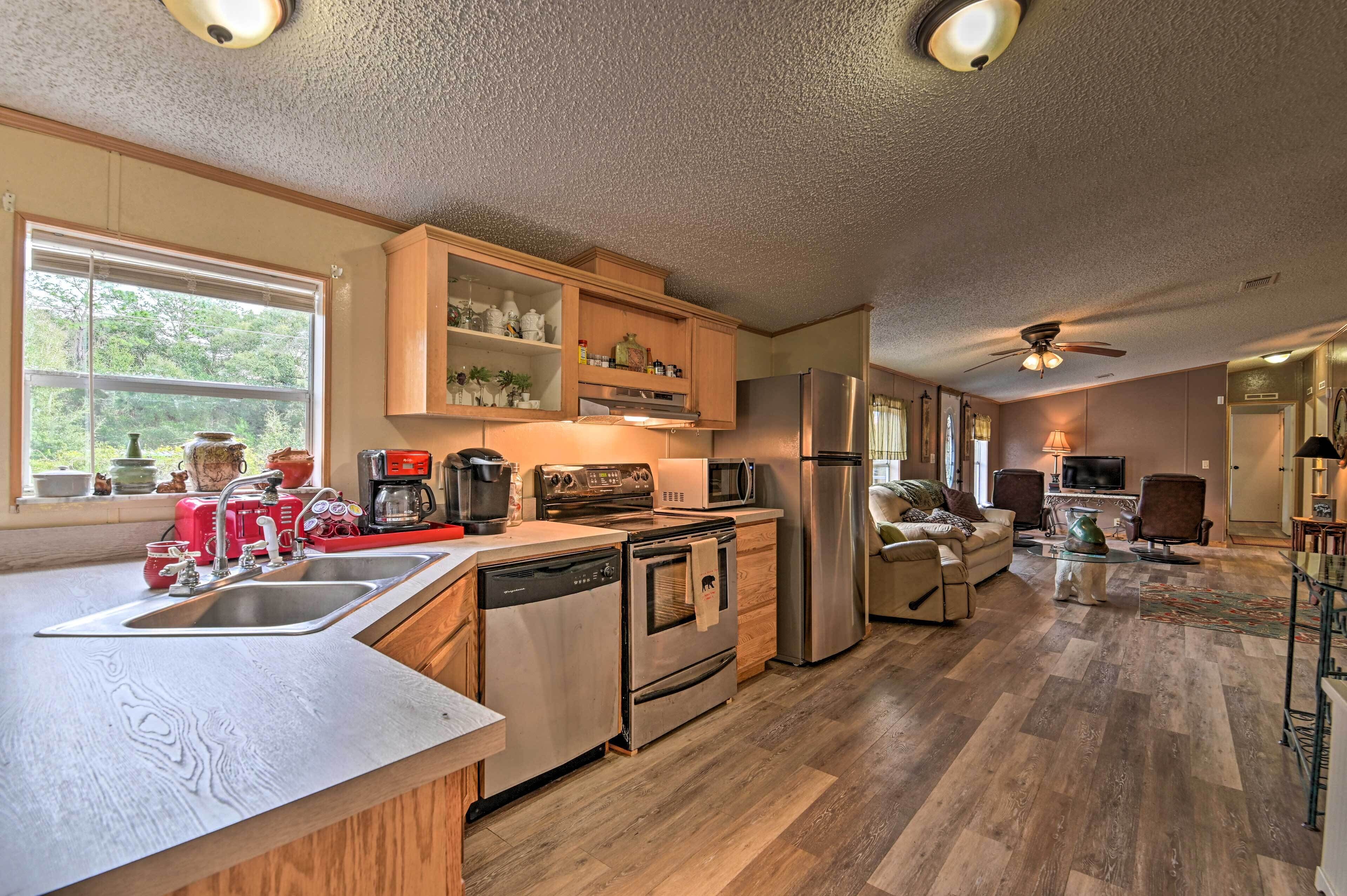 Fridge, microwave, stovetop, dishwasher