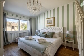 2 bedrooms, in-room safe, iron/ironing board, travel crib