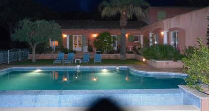 Charming Apt. in a villa ideally located in a pine woods near the sea